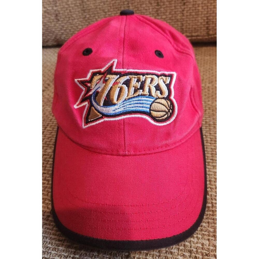 Philadelphia 76ers NBA Elevation strapback hat cap Basketball Red old logo‎